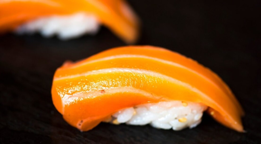 Sushi je odličen za lahkoten, a okusen obrok ob posebnih priložnostih