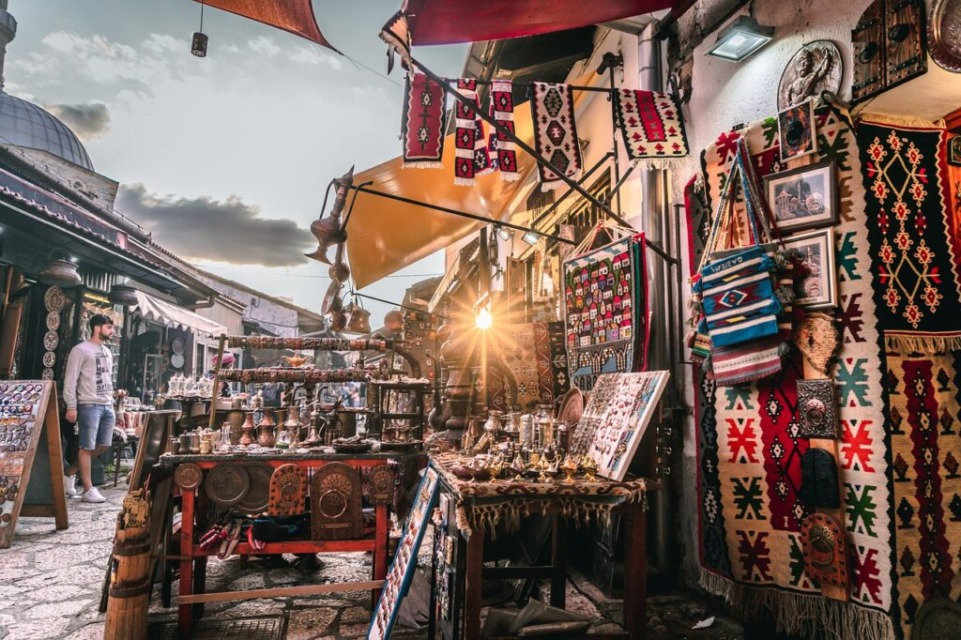 Bosna in tamkajšnji market FOTO chriswanders Pixabay
