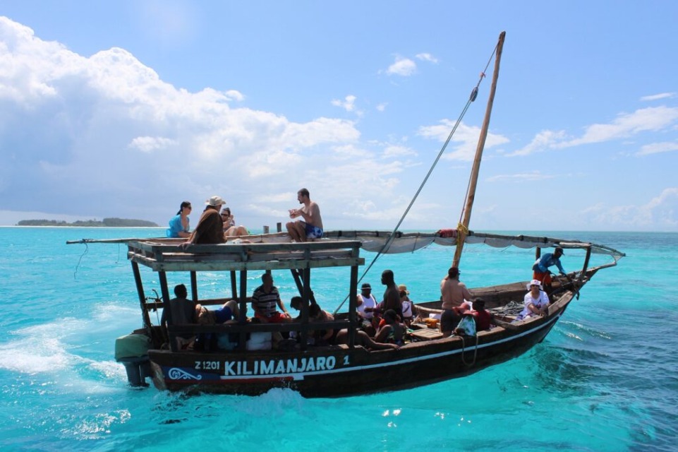 Raziskovanje-Zanzibarja - NaDlani.si Zanzibar raziskovanje na kristalno čistih valovih