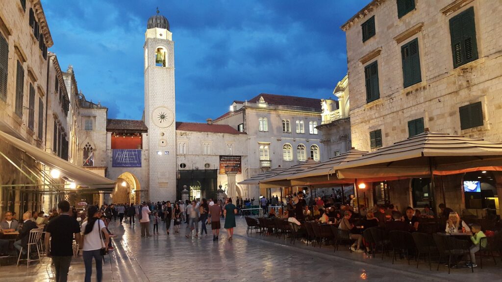 Stradun-v-Dubrovniku - NaDlani.si Stradun v Dubrovniku