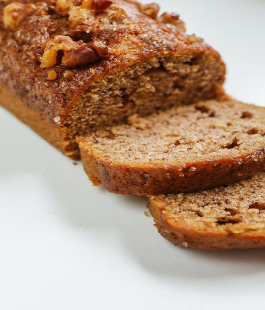 Bananin kruh: Banane so glavna sestavin, dajejo mu naravno sladek okus in aromo.