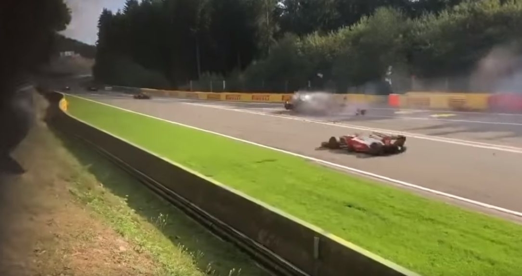 VIDEO: Strašna nesreča vzela življenja dirkača formule 2