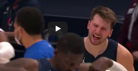 VIDEO: Dončič po porazu jezen kot ris, udaril ob mizo