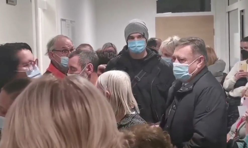 Drama v Ljubljani, Zoran Janković pacientom: "Sem jaz kriv, da ste brez zdravnika?"