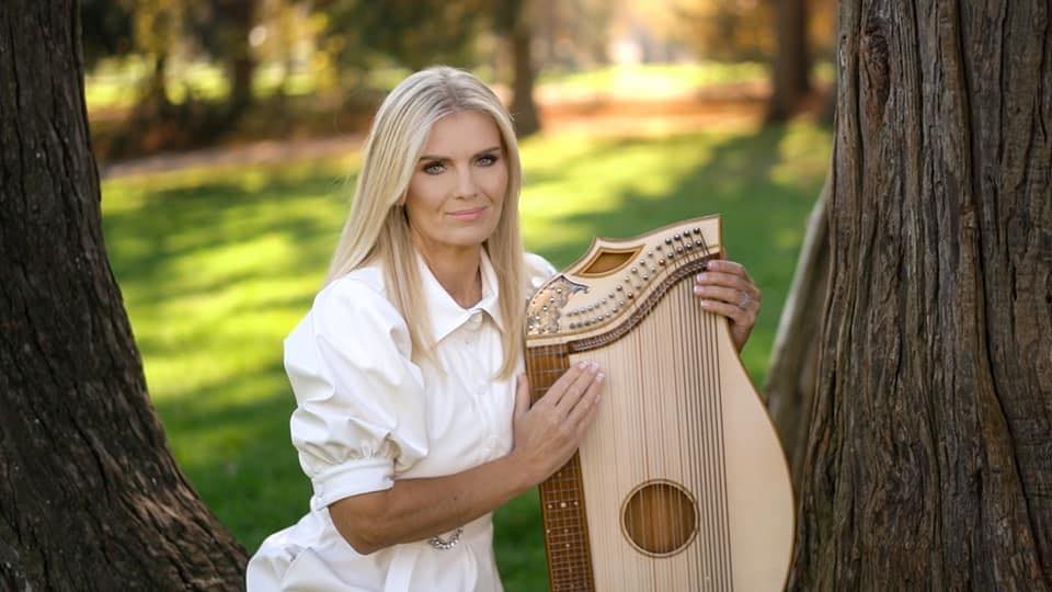 Oropali znano slovensko glasbenico: "Imel je rdečo kapo in se peljal proti Domžalam!"
