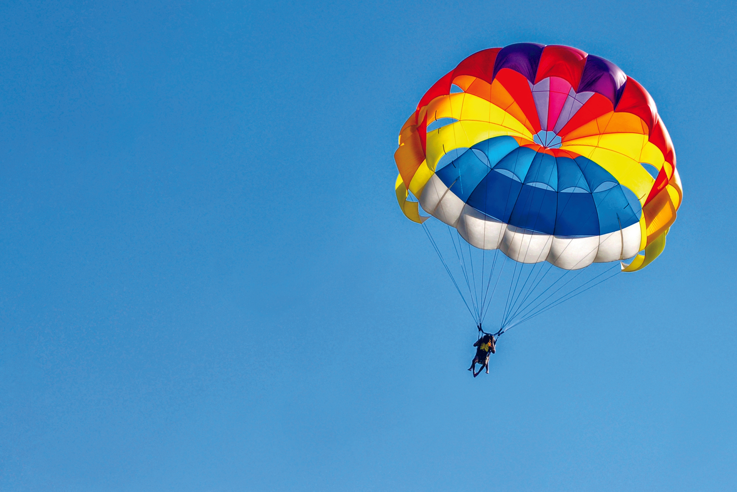 Doživite adrenalin iz ptičje perspektive!