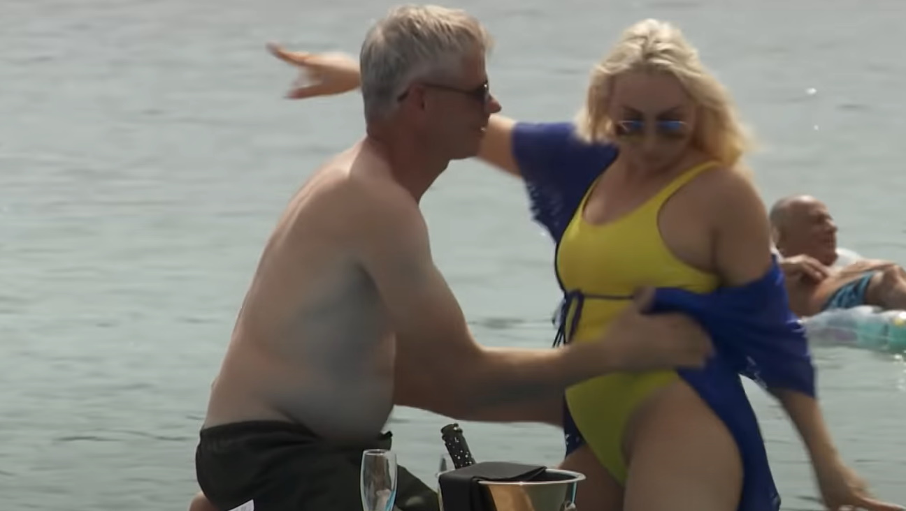VIDEO: Uf, kaj sta Kate in njen starejši mož (Poroka na prvi pogled) počela na plaži
