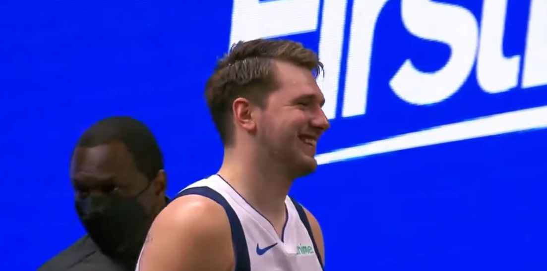 VIDEO: Dončić izključen! Ko je izvedel za sodniško odločitev, se je smejal in smejal