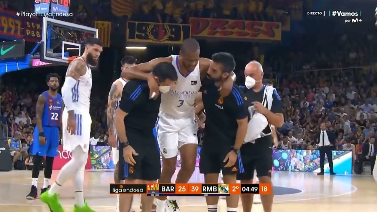 VIDEO: Grozljiva poškodba slovenskega reprezentanta, nogo mu je kar obrnilo