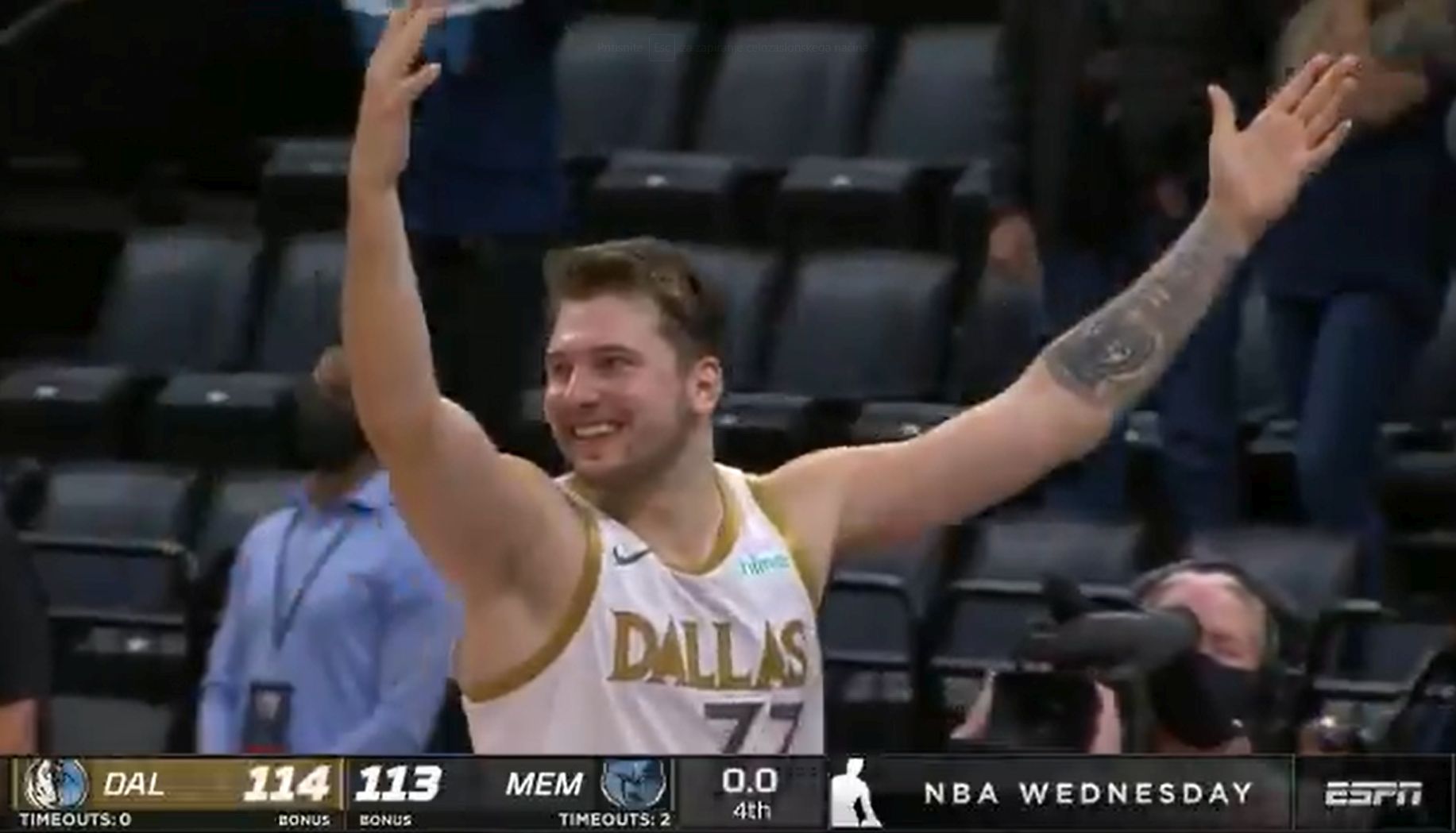 VIDEO: Dončićeva čudežna trojka prehitela sireno in pomagala Dallasu do zmage!