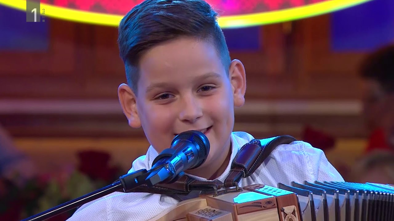 Ste slišali, kaj Jakob (10) počne s harmoniko in pesmijo Modrijanov#VIDEO