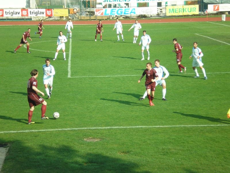 Slovenska nogometna javnost v šoku, umrl nekdanji nogometaš Domžal in Triglava