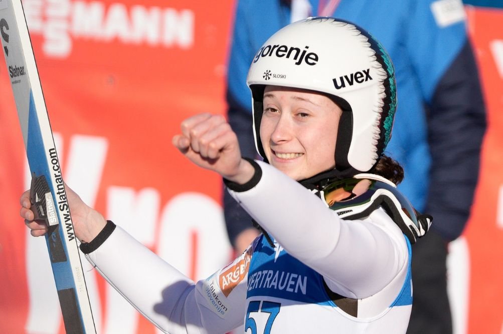 Nika Prevc do nove zmage, Križnarjeva za las ostala brez stopničk