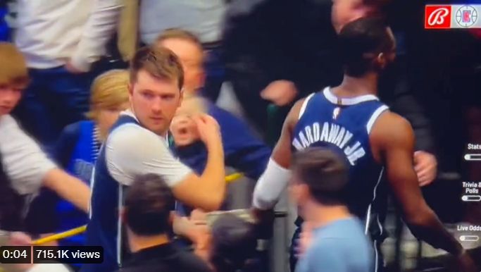 VIDEO: Navijač udaril Luko Dončića po hrbtu, potem pa tole...