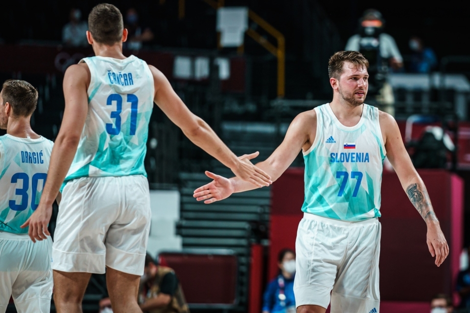 Prepeliču blokirali met za zmago, Slovenija v boj za bronasto medaljo