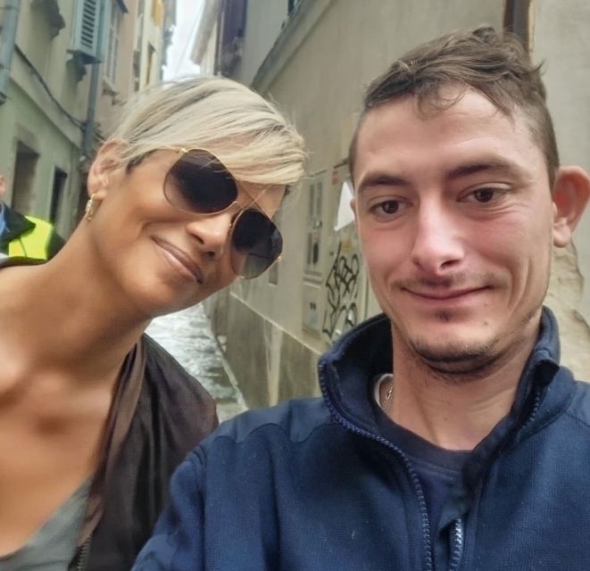 FOTO: Srečni Slovenec na selfiju s svetovno zvezdnico