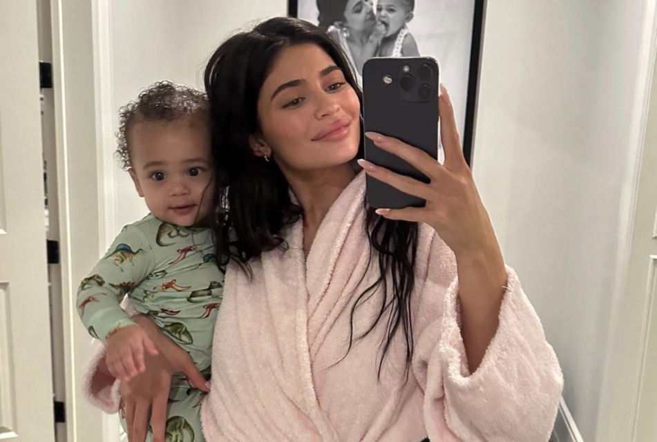 Kylie Jenner oboževalce šokirala z nenavadno potezo