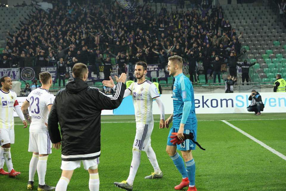 Je prvenstvo že odločeno? Večni derbi brez zadetkov, NK Maribor ima deset točk prednosti