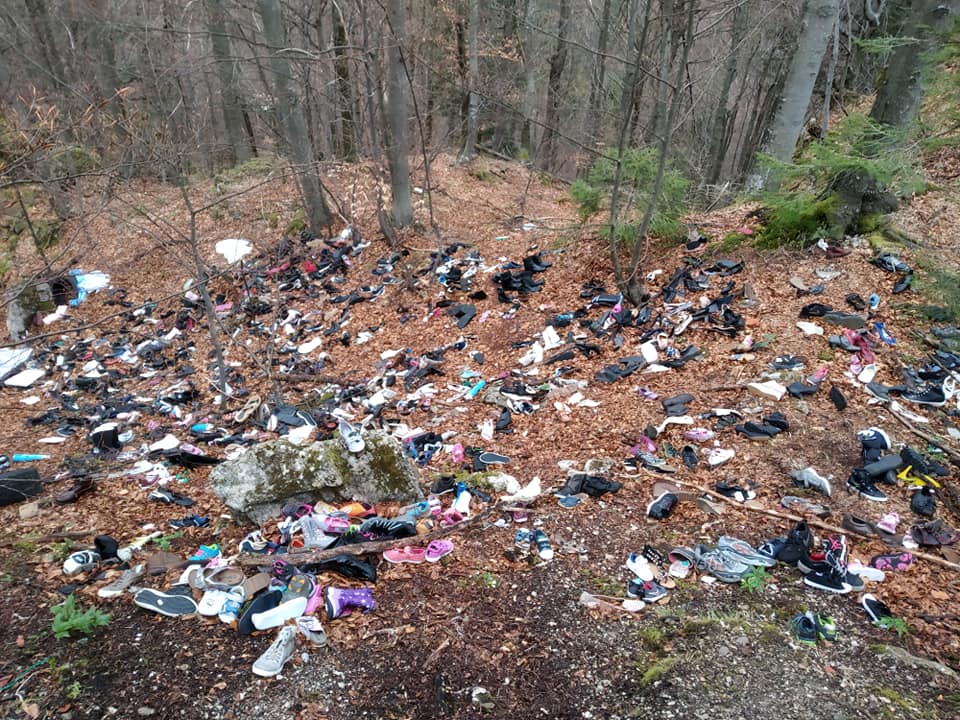 FOTO: Rabi kdo čevlje? »Če nima ker dve live noge, al pa če ni atlet, bo kamot dobu par«
