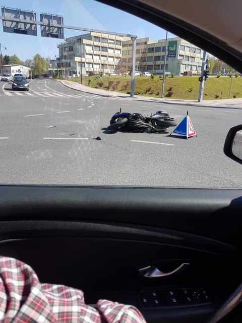 Kaj se je zgodilo v Novem mestu? Motor ležal sredi ceste