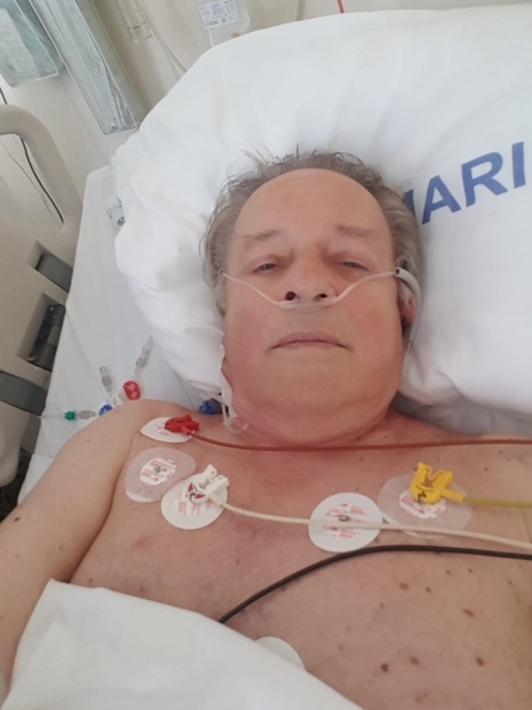 FOTO: Legenda narodnozabavne glasbe pristala na kliničnem centru