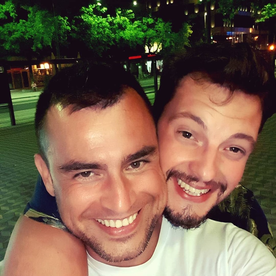 FOTO: Oboževalci Omarja Naberja ostali brez besed: Bravo za pogum! Že tako je težko včasih priti iz omare