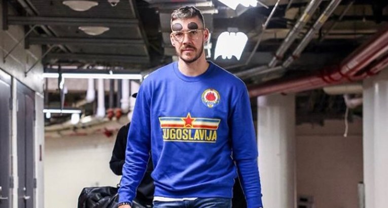 Dragić, zvezdnik lige NBA, je objavil fotografijo v dresu Jugoslavije, odzval se je ogorčeni Janša