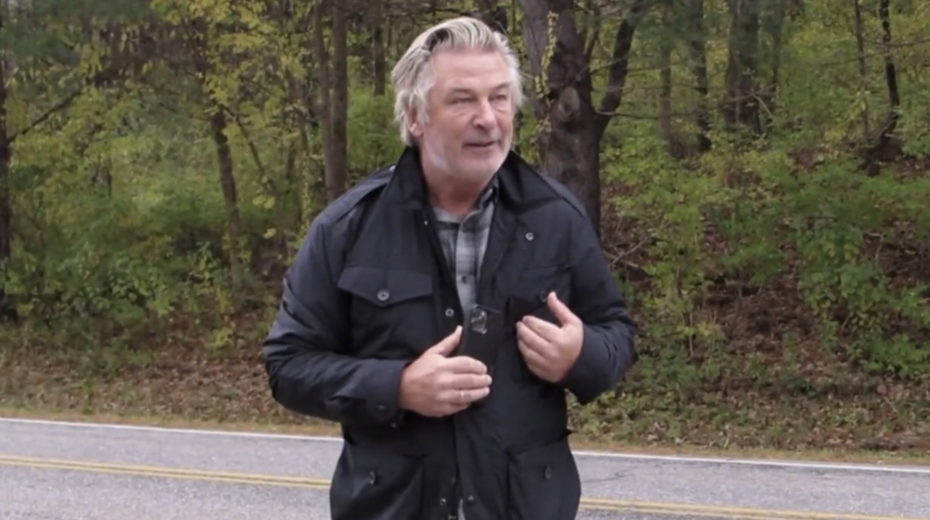 VIDEO: Alec Baldwin se je oglasil prvič potem, ko je ustrelil sodelavko