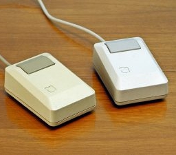 Apple_Macintosh_Plus_računalniška miška