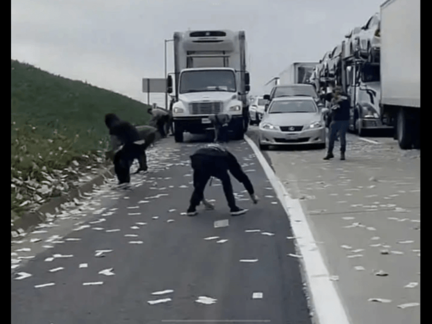 (VIDEO) Ljudje niso mogli verjeti, denar padal iz neba