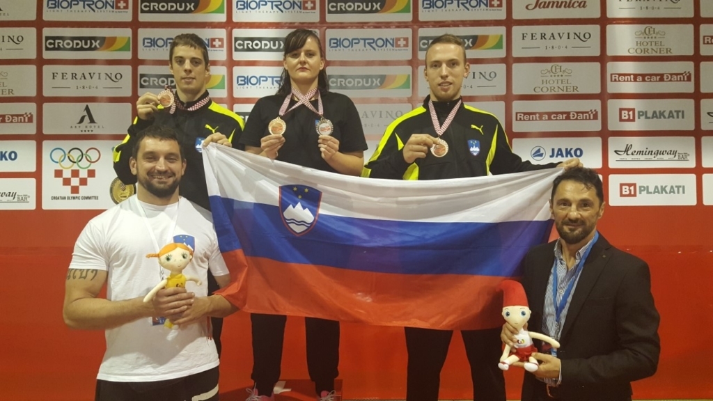 Zgodovinski uspeh novomeških borcev in borke - FOTO