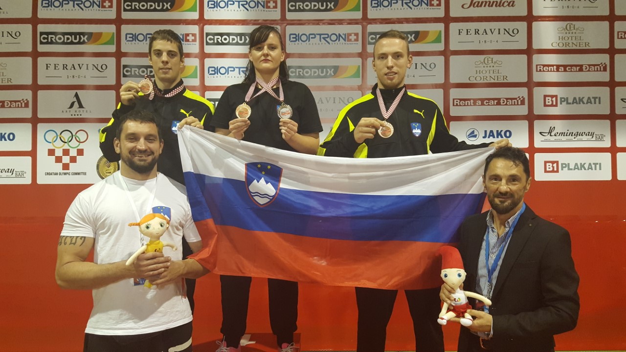 Zgodovinski uspeh novomeških borcev in borke - FOTO