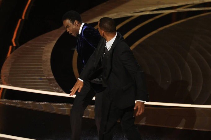 Škandal na podelitvi Oskarjev! Will Smith zaradi žene udaril voditelja