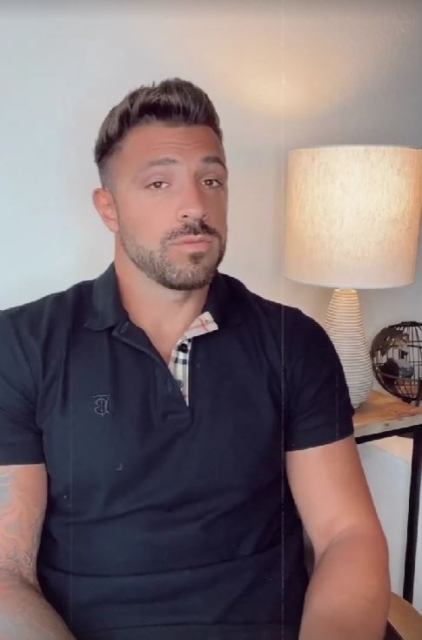 Uf, sanjski Gregor vplivnico obtožil, da goljufa sledilce: V Las Vegasu je olupila veliko 'banan'