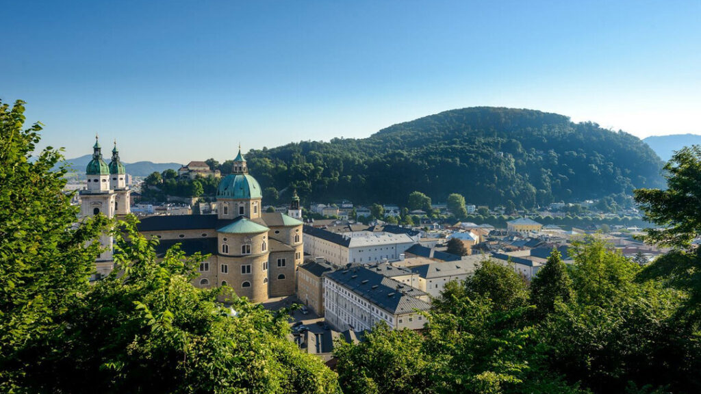 dolenjska-avtocesta-fb - NaDlani.si Kapuzinerberg, ki zre nad Salzburg
