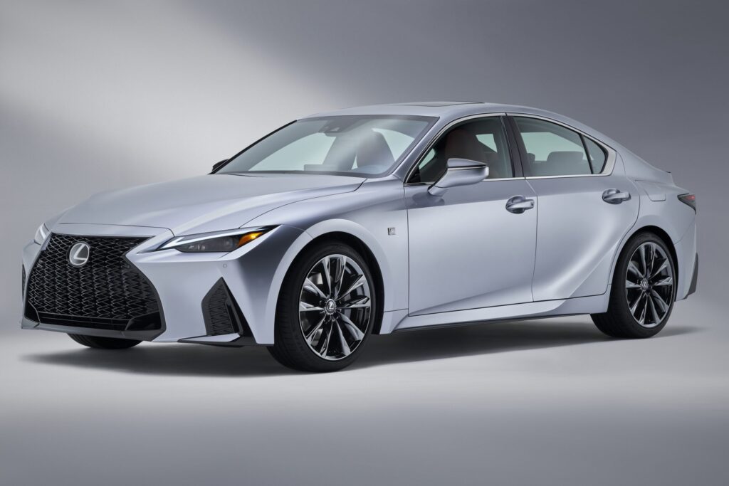 Lexus IS je poznan predvsem po svojih šprtnih različicah