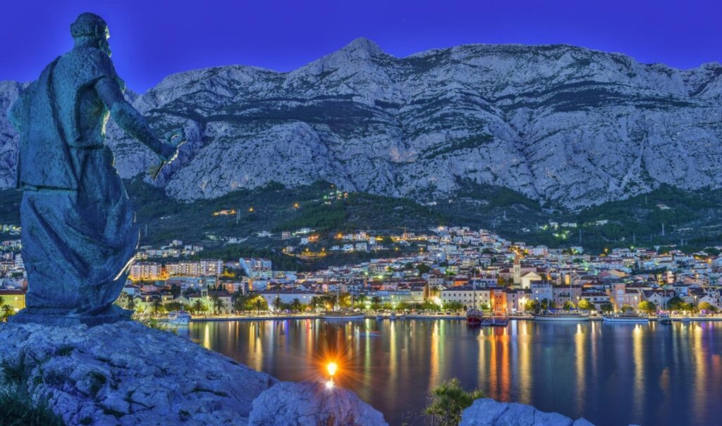 Slovenski gasilci ostali brez veselice! Pritiski na ravnateljico. Tu vse podrobnosti - NaDlani.si Makarska je prelepo pristaniško mesto polno zgodovine, kulture in atrakcij