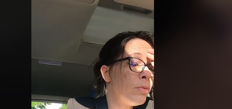 VIDEO: Slovenka iz avtomobila poklicala moža, da mu sporoči veselo novico, njun pogovor vas bo pustil brez besed