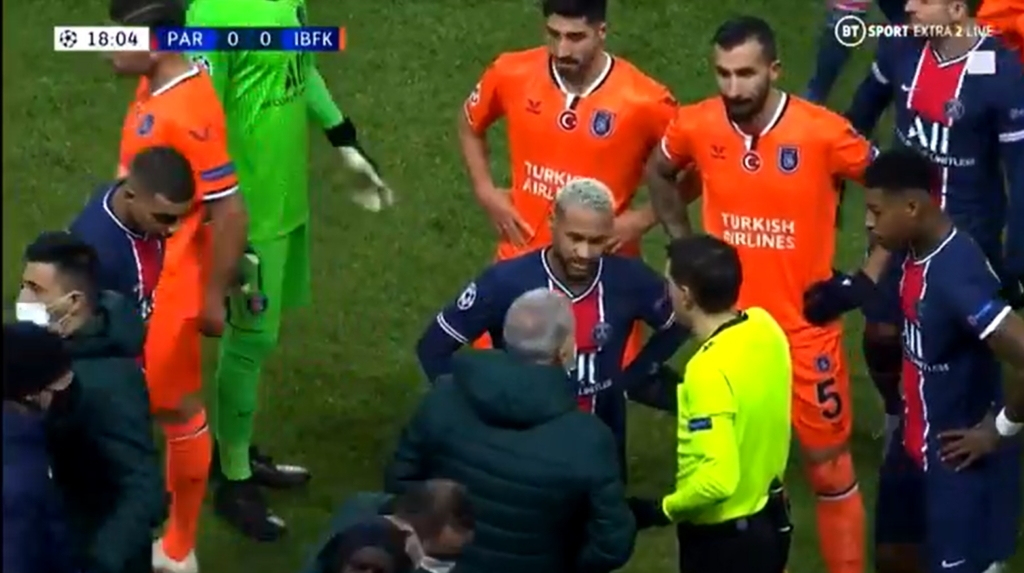 VIDEO: Česa takega na tekmi lige prvakov še nismo videli, kriv je bil rasizem