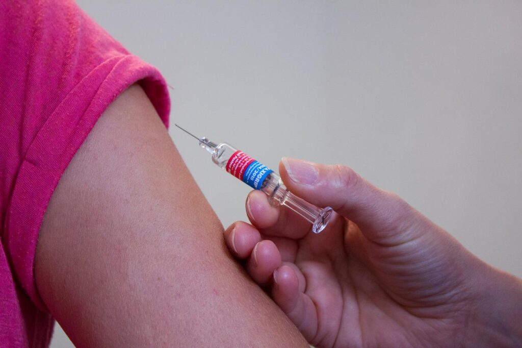 - NaDlani.si Preventiva meningitisa je cepljenje, ki poteka v treh odmerkih