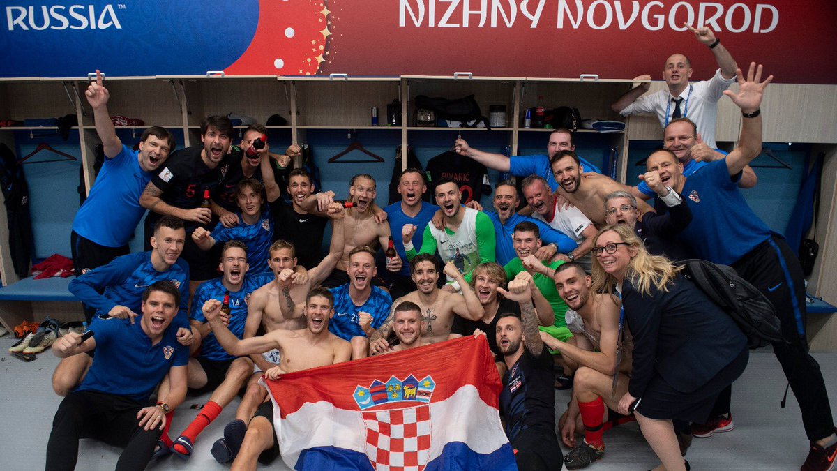 FOTO + VIDEO: Čestitke sosedje, navijamo za vas!