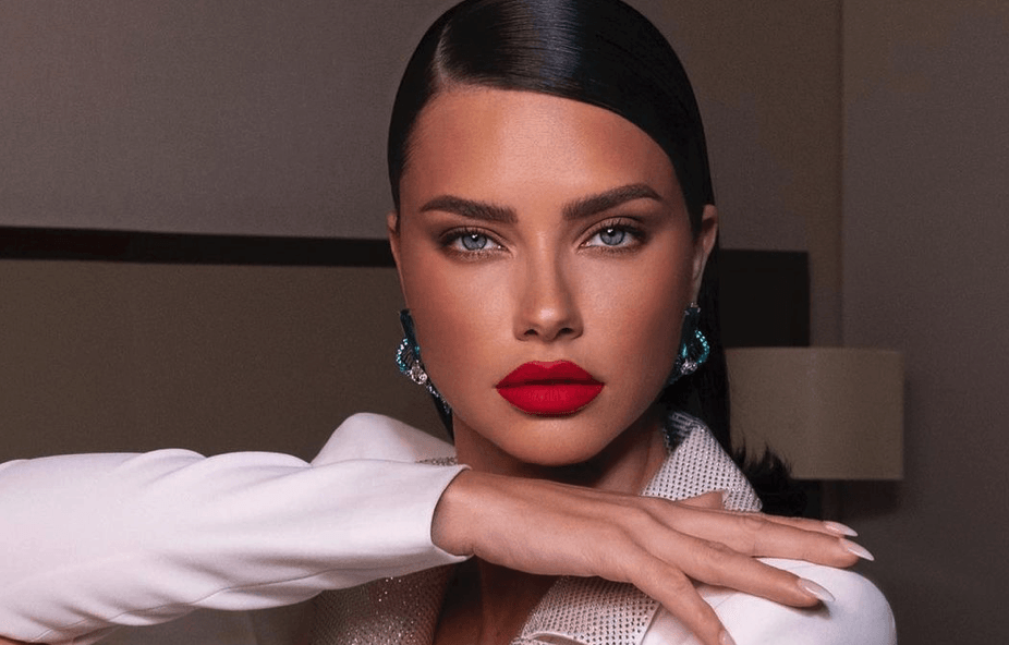 Adriana Lima razkrila nenavadno ime svojega tretjega otroka
