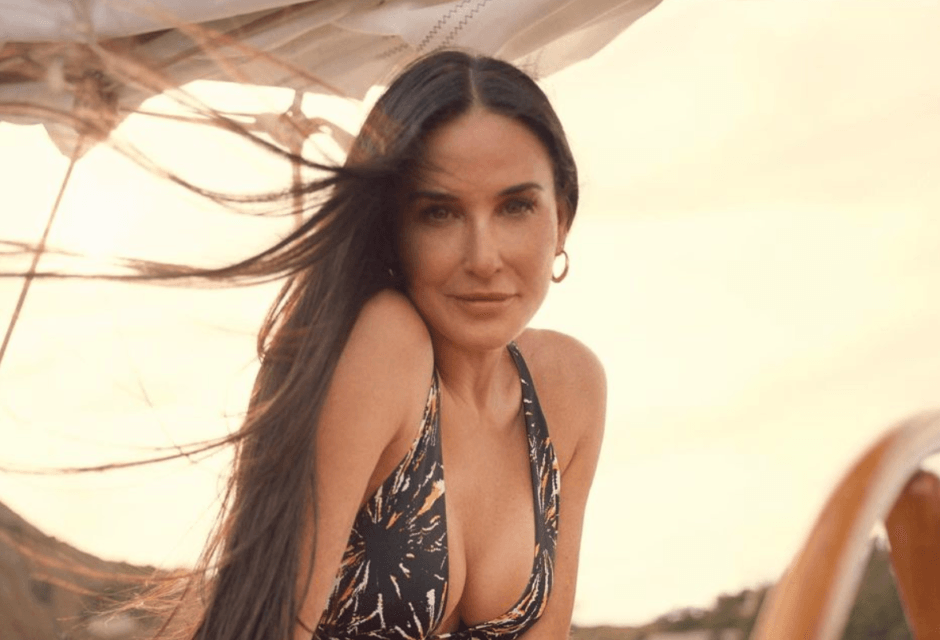 Demi Moore pokazala svoje lepo oblikovano telo v kopalkah, ki ji ga zavida marsikatera mlajša ženska