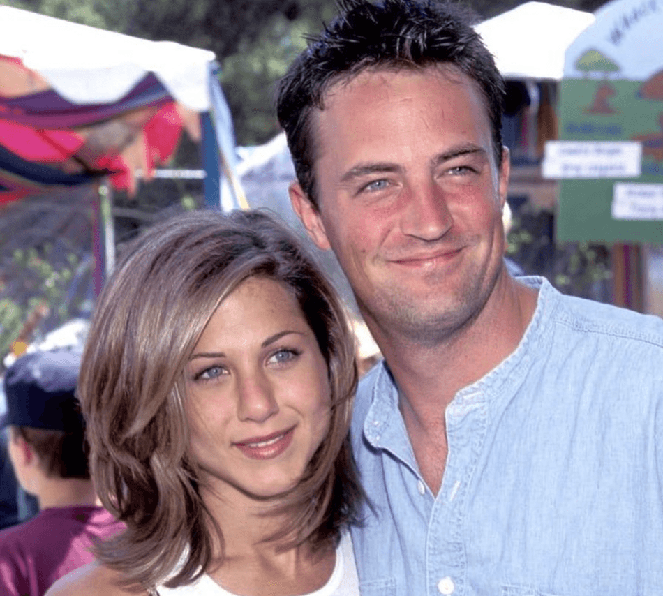 Matthew Perry najavil izid knjige o odvisnosti, v najtežjih trenutkih mu je ob strani stala Jennifer