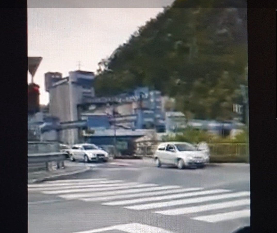 VIDEO: Pretep sredi trboveljskega križišča