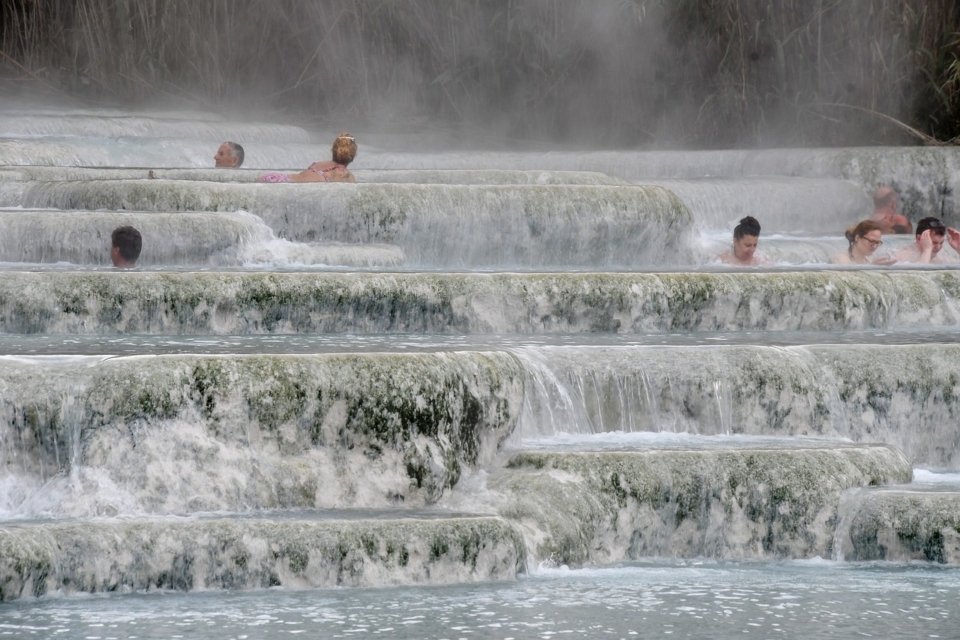Terme-Saturnia-vredno-jih-je-obiskati - NaDlani.si