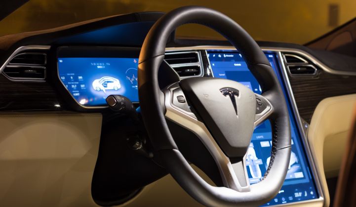 Tesla-avtopilot - NaDlani.si