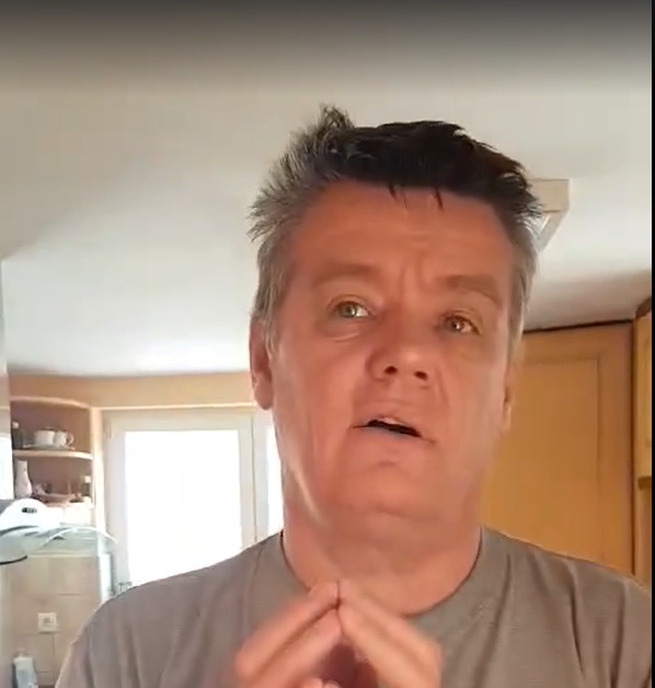 Slovenec odpre flašo pira in razloži trenutno situacijo glede koronavirusa #VIDEO