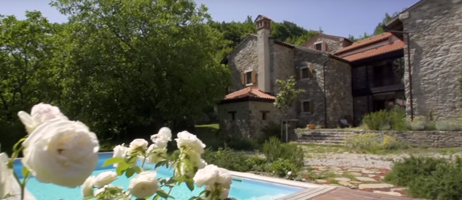 VIDEO: Vau, ne boste verjeli kaj je Rusinja storila s staro hišo v Goriških brdih