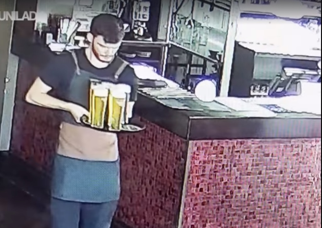 VIDEO: Imate slab dan v službi? Poglejte tega modela ...